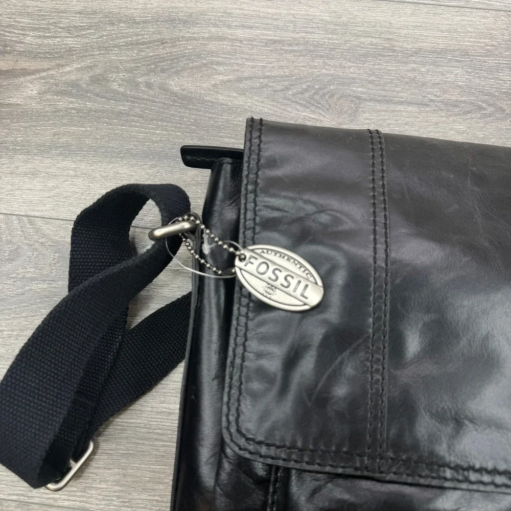 Fossil Grant Commuter Messenger Bag MBG1243001 Black Leather Shoulder Crossbody